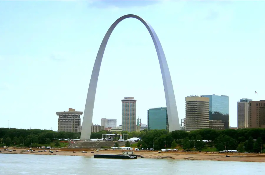The Gateway Arch and the St. Louis skyline